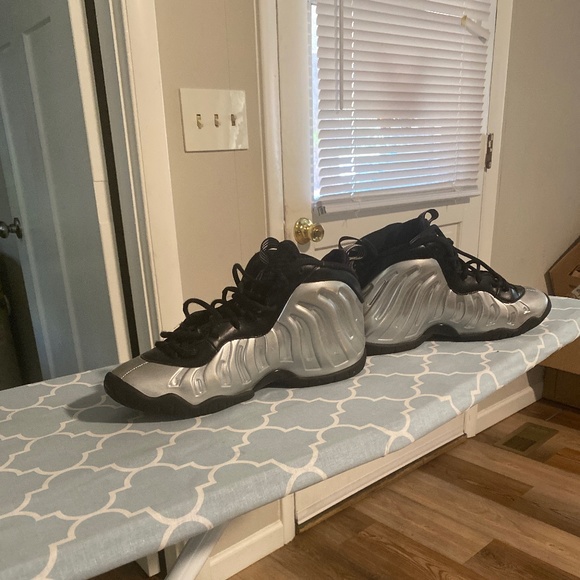 Nike Foamposite (Chrome) - Picture 2 of 4